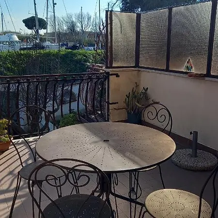 A Santy's House: Rome Budget Apartment *