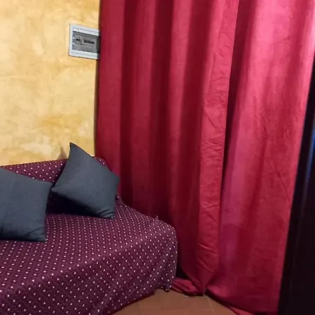 A Santy's House: Rome Budget